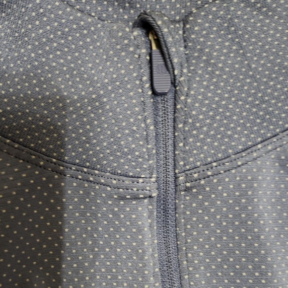 Lululemon Swiftly Relaxed Half Zip. Colour is Water Drop / Vapor. Size 12 - Picture 6 of 10